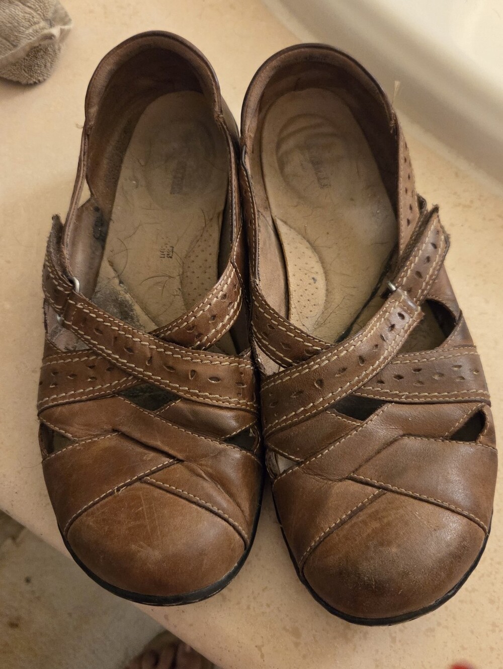 Clarks Brown Leather Cross-Strap Comfort Flats